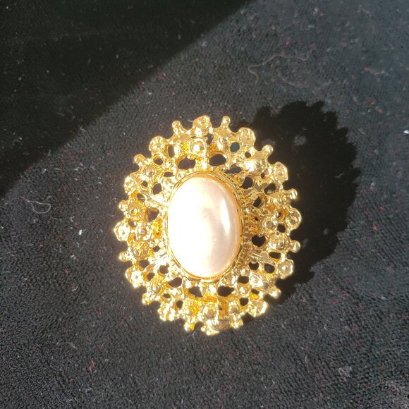 Vintage Brooches - Picture 7 of 11